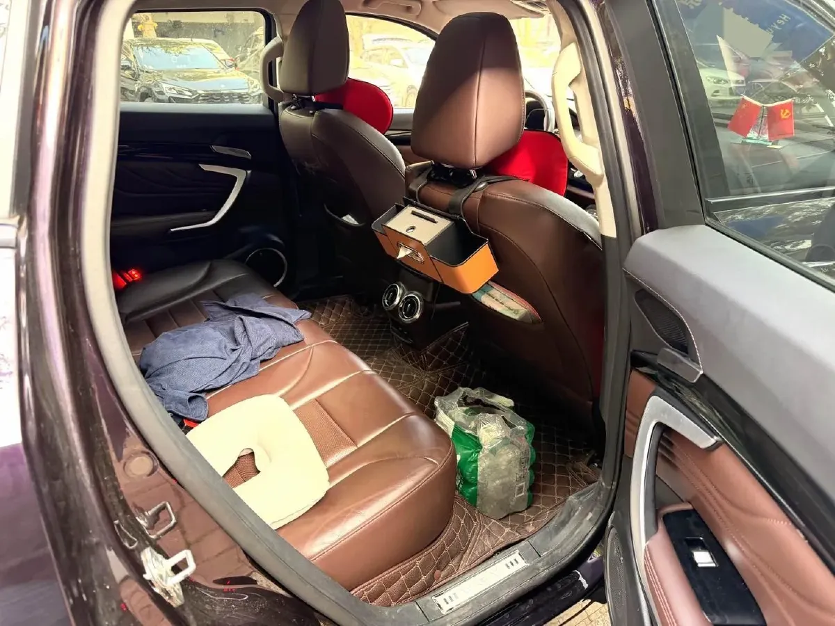 2017 WEY VV7 2.0T 234HP L4 7DCT,autocango,china used car exporter,china ev exporter,chinese used car exporter,chinese used ev exporter