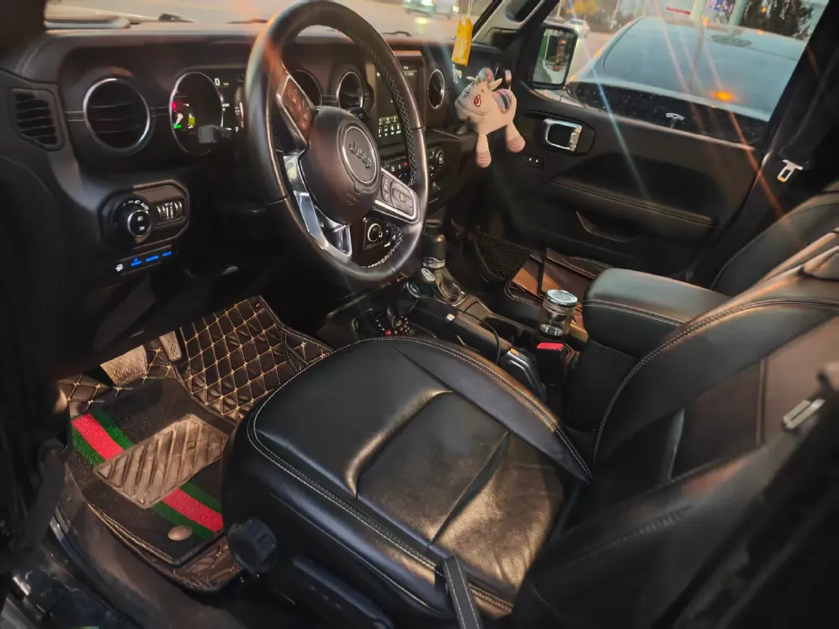 2021 Jeep Wrangler 2.0T 266HP L4 8AT PHEV 17KWH,autocango,china used car exporter,china ev exporter,chinese used car exporter,chinese used ev exporter