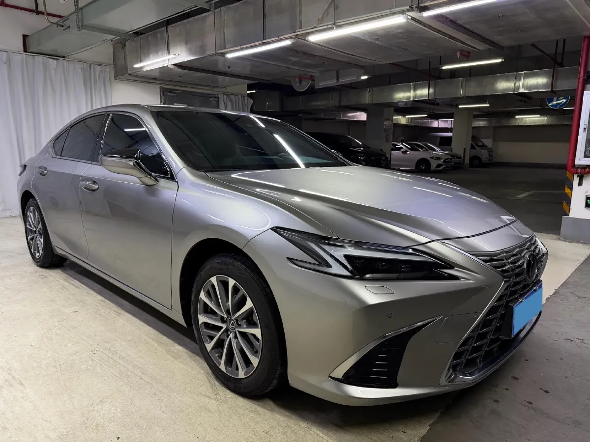 2025 Lexus ES 2.0L 173HP L4 CVT,autocango,china used car exporter,china ev exporter,chinese used car exporter,chinese used ev exporter