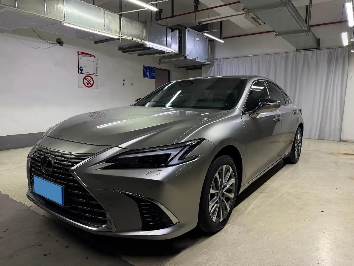 2025 Lexus ES 2.0L 173HP L4 CVT,autocango,china used car exporter,china ev exporter,chinese used car exporter,chinese used ev exporter