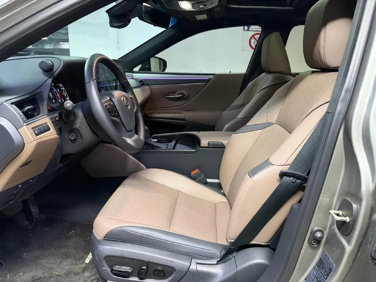 2025 Lexus ES 2.0L 173HP L4 CVT,autocango,china used car exporter,china ev exporter,chinese used car exporter,chinese used ev exporter