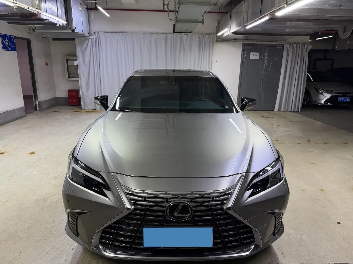 2025 Lexus ES 2.0L 173HP L4 CVT,autocango,china used car exporter,china ev exporter,chinese used car exporter,chinese used ev exporter