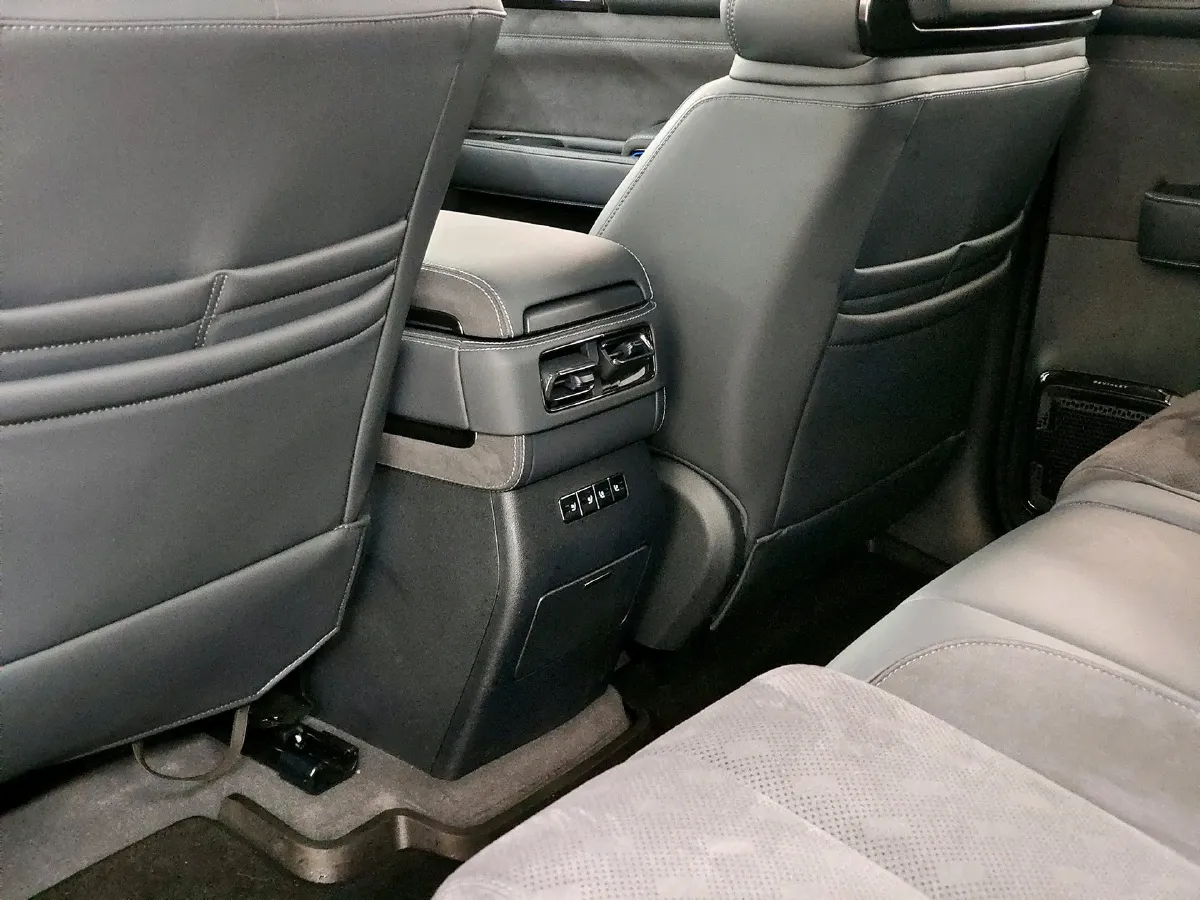 2023 Toyota Crown Kluger 2.5L 189HP L4 E-CVT Hybrid,autocango,china used car exporter,china ev exporter,chinese used car exporter,chinese used ev exporter