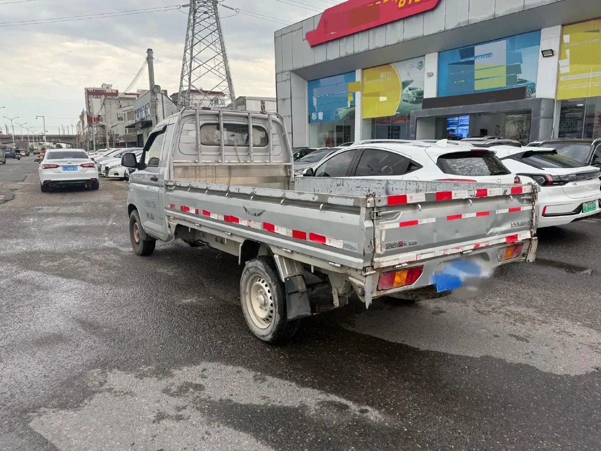2023 WuLing RongGuang New Truck 1.5L 102HP L4 5MT,autocango,china used car exporter,china ev exporter,chinese used car exporter,chinese used ev exporter