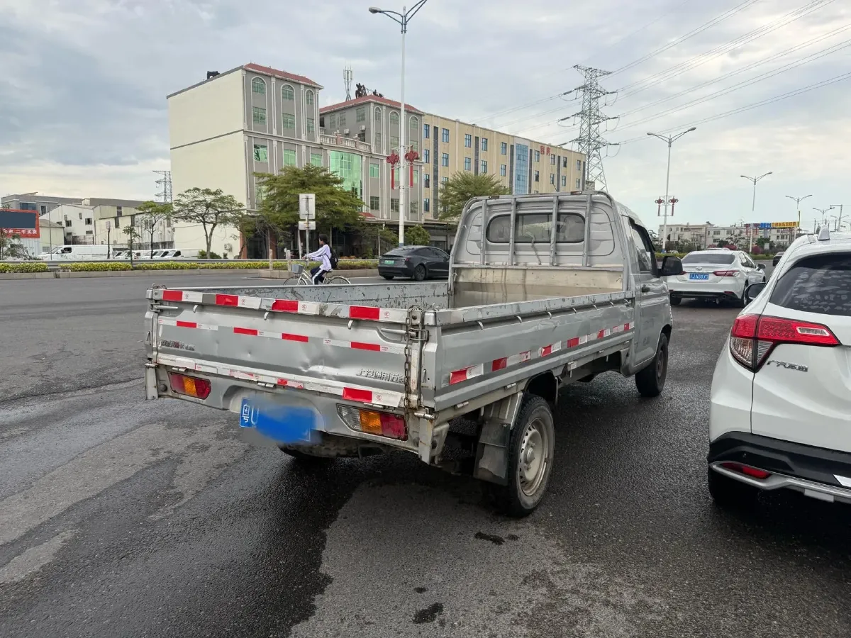 2023 WuLing RongGuang New Truck 1.5L 102HP L4 5MT,autocango,china used car exporter,china ev exporter,chinese used car exporter,chinese used ev exporter