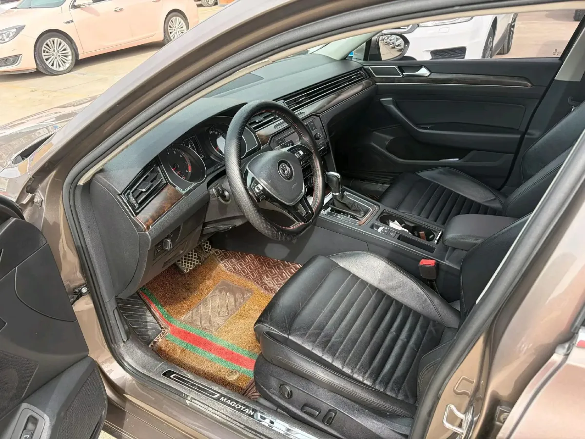 2019 Volkswagen Magotan 2.0T 186HP L4 7DCT,autocango,china used car exporter,china ev exporter,chinese used car exporter,chinese used ev exporter
