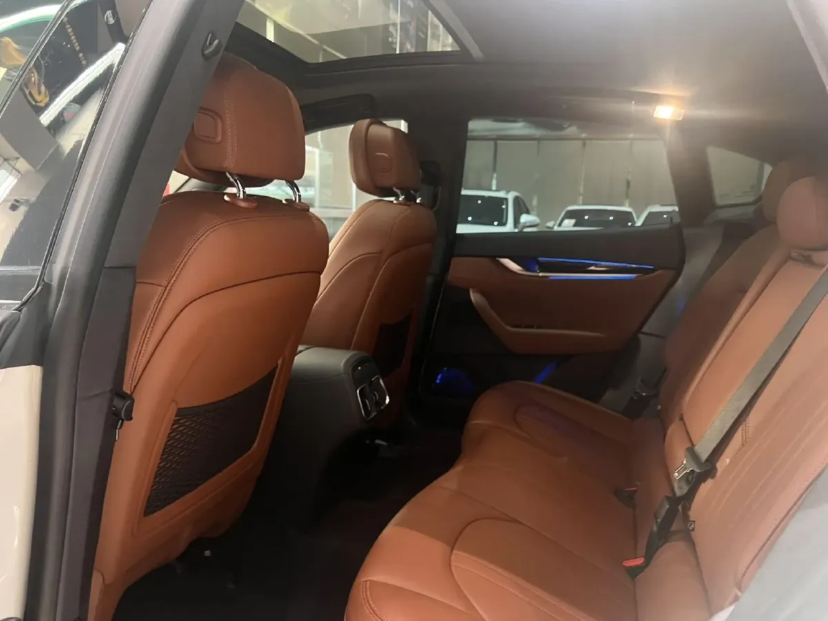 2019 Maserati Levante 3.0T 350HP V6 8AT,autocango,china used car exporter,china ev exporter,chinese used car exporter,chinese used ev exporter