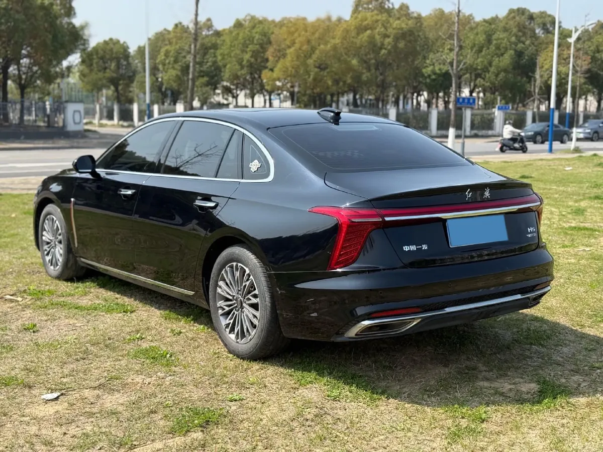 2023 HongQi H5 2.0T 224HP L4 8AT,autocango,china used car exporter,china ev exporter,chinese used car exporter,chinese used ev exporter