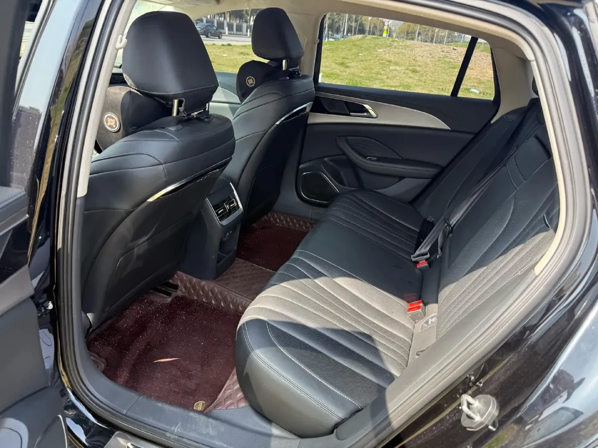 2023 HongQi H5 2.0T 224HP L4 8AT,autocango,china used car exporter,china ev exporter,chinese used car exporter,chinese used ev exporter