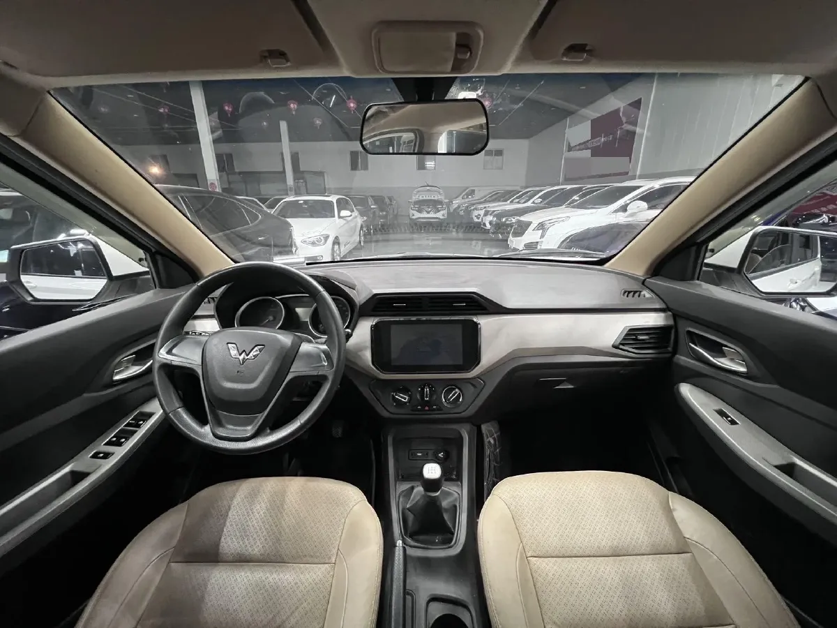 2018 WuLing HongGuang 1.5L 105HP L4 5MT,autocango,china used car exporter,china ev exporter,chinese used car exporter,chinese used ev exporter