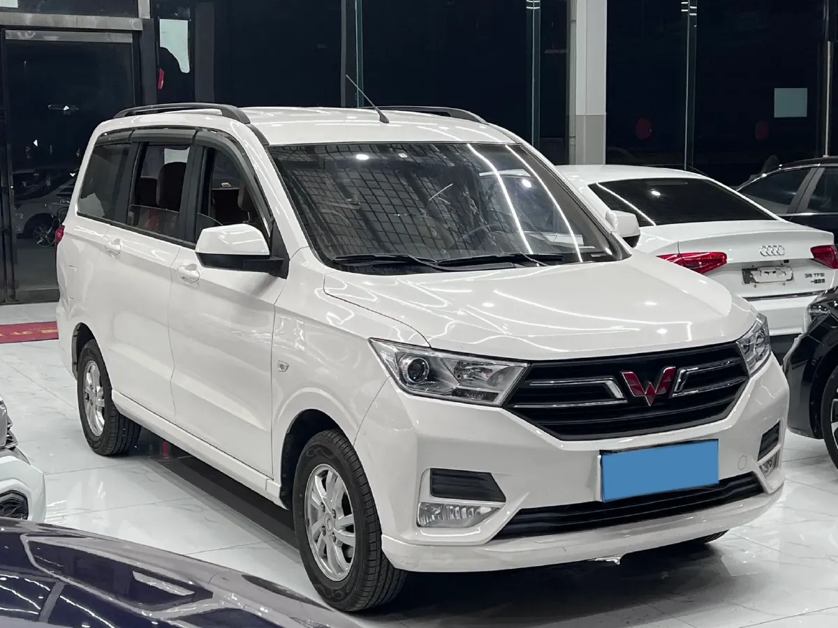 2018 WuLing HongGuang 1.5L 105HP L4 5MT,autocango,china used car exporter,china ev exporter,chinese used car exporter,chinese used ev exporter