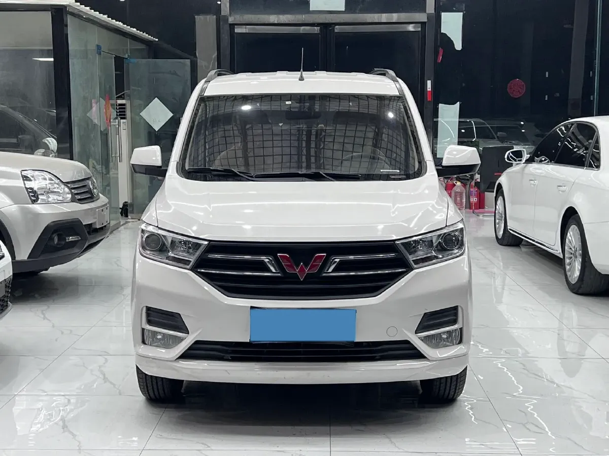 2018 WuLing HongGuang 1.5L 105HP L4 5MT,autocango,china used car exporter,china ev exporter,chinese used car exporter,chinese used ev exporter