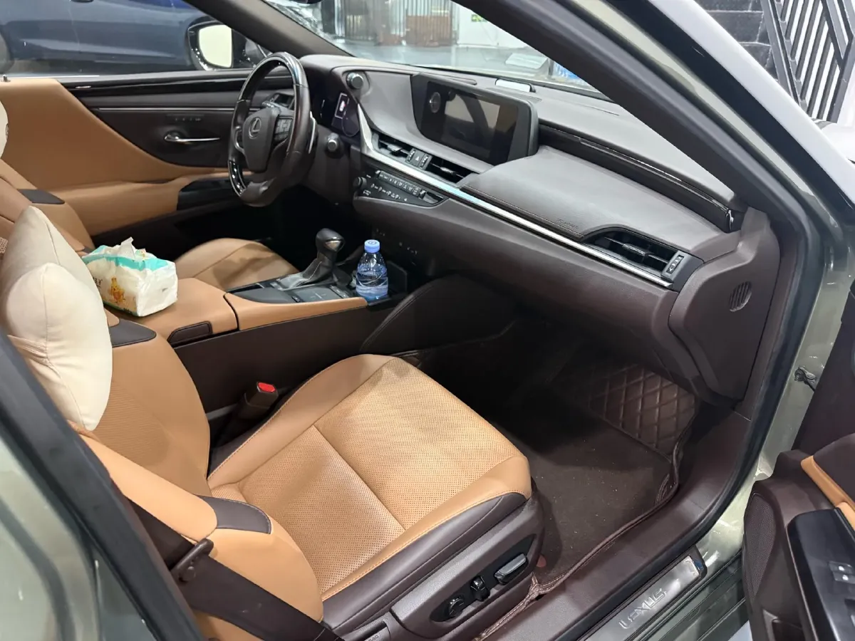 2018 Lexus ES 2.0L 173HP L4 CVT,autocango,china used car exporter,china ev exporter,chinese used car exporter,chinese used ev exporter