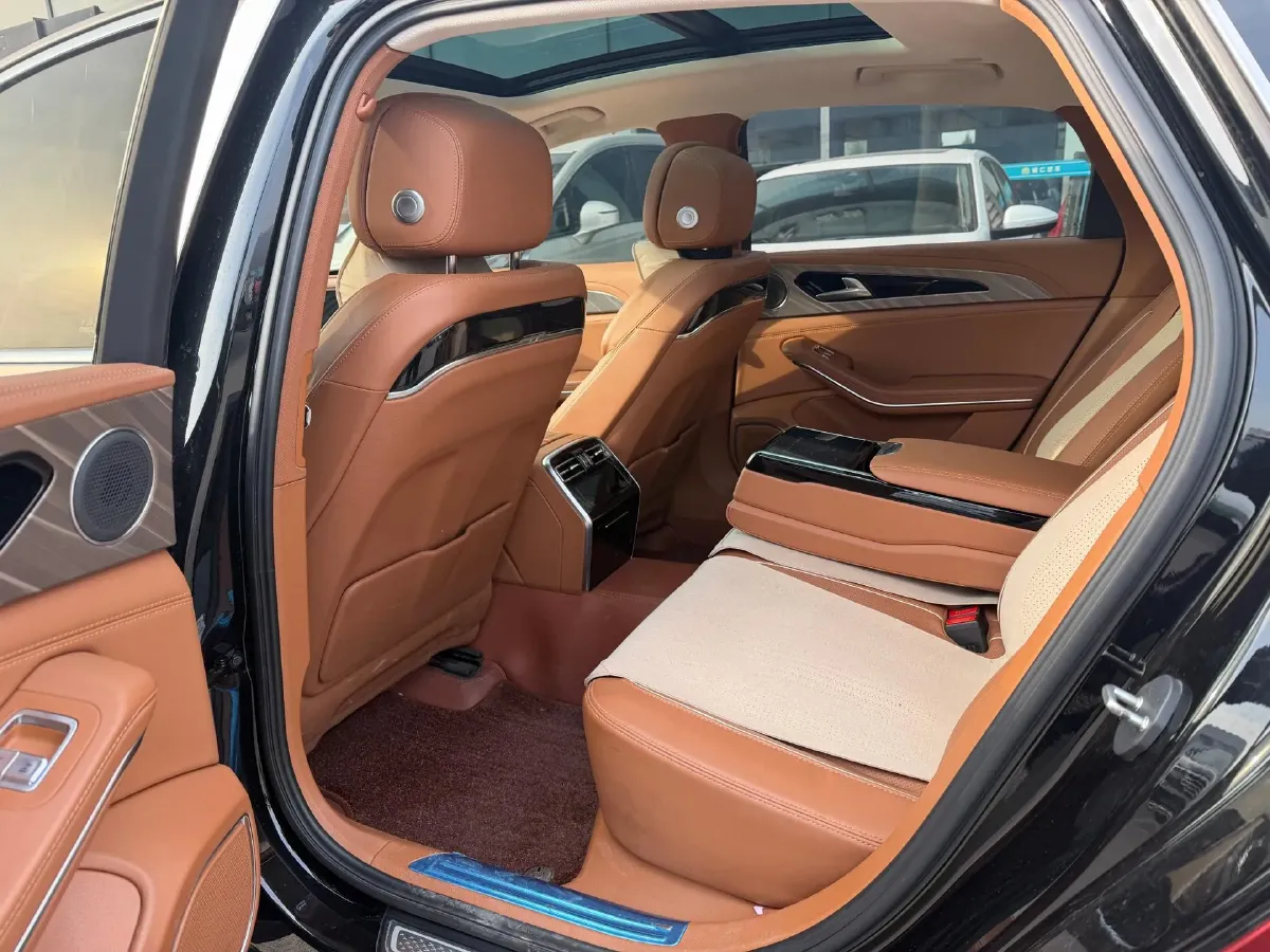 2022 HongQi H9 2.0T 252HP L4 7DCT,autocango,china used car exporter,china ev exporter,chinese used car exporter,chinese used ev exporter