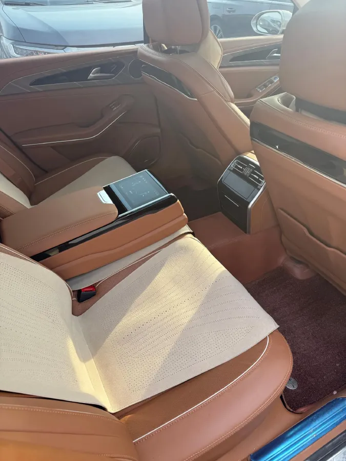 2022 HongQi H9 2.0T 252HP L4 7DCT,autocango,china used car exporter,china ev exporter,chinese used car exporter,chinese used ev exporter