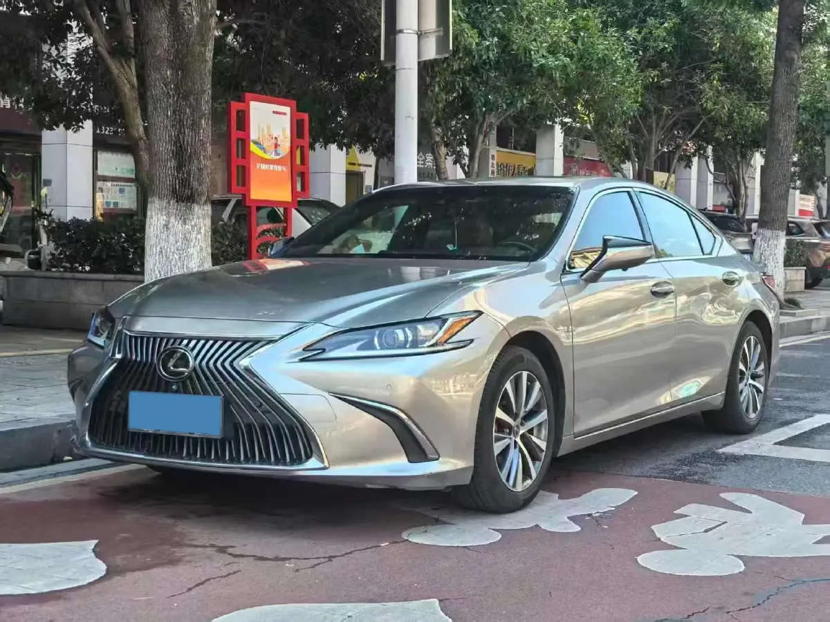 2021 Lexus ES 2.5L 207HP L4 8AT,autocango,china used car exporter,china ev exporter,chinese used car exporter,chinese used ev exporter