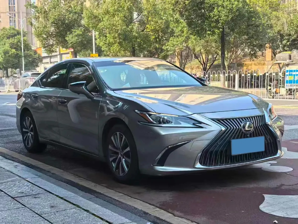 2021 Lexus ES 2.5L 207HP L4 8AT,autocango,china used car exporter,china ev exporter,chinese used car exporter,chinese used ev exporter