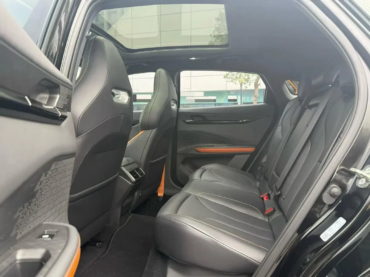 2024 ChangAn UNI-V 1.5T 188HP L4 7DCT,autocango,china used car exporter,china ev exporter,chinese used car exporter,chinese used ev exporter