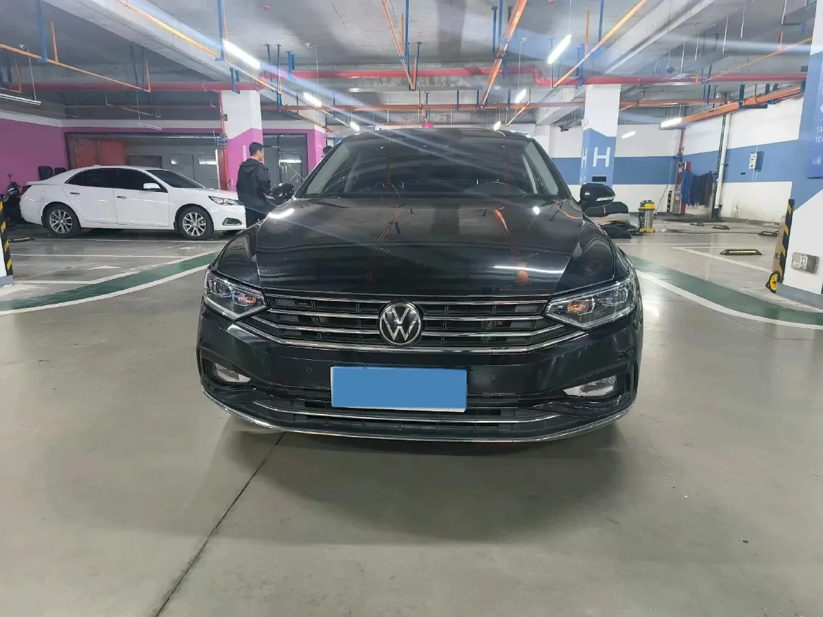 2020 Volkswagen Magotan 2.0T 186HP L4 7DCT,autocango,china used car exporter,china ev exporter,chinese used car exporter,chinese used ev exporter
