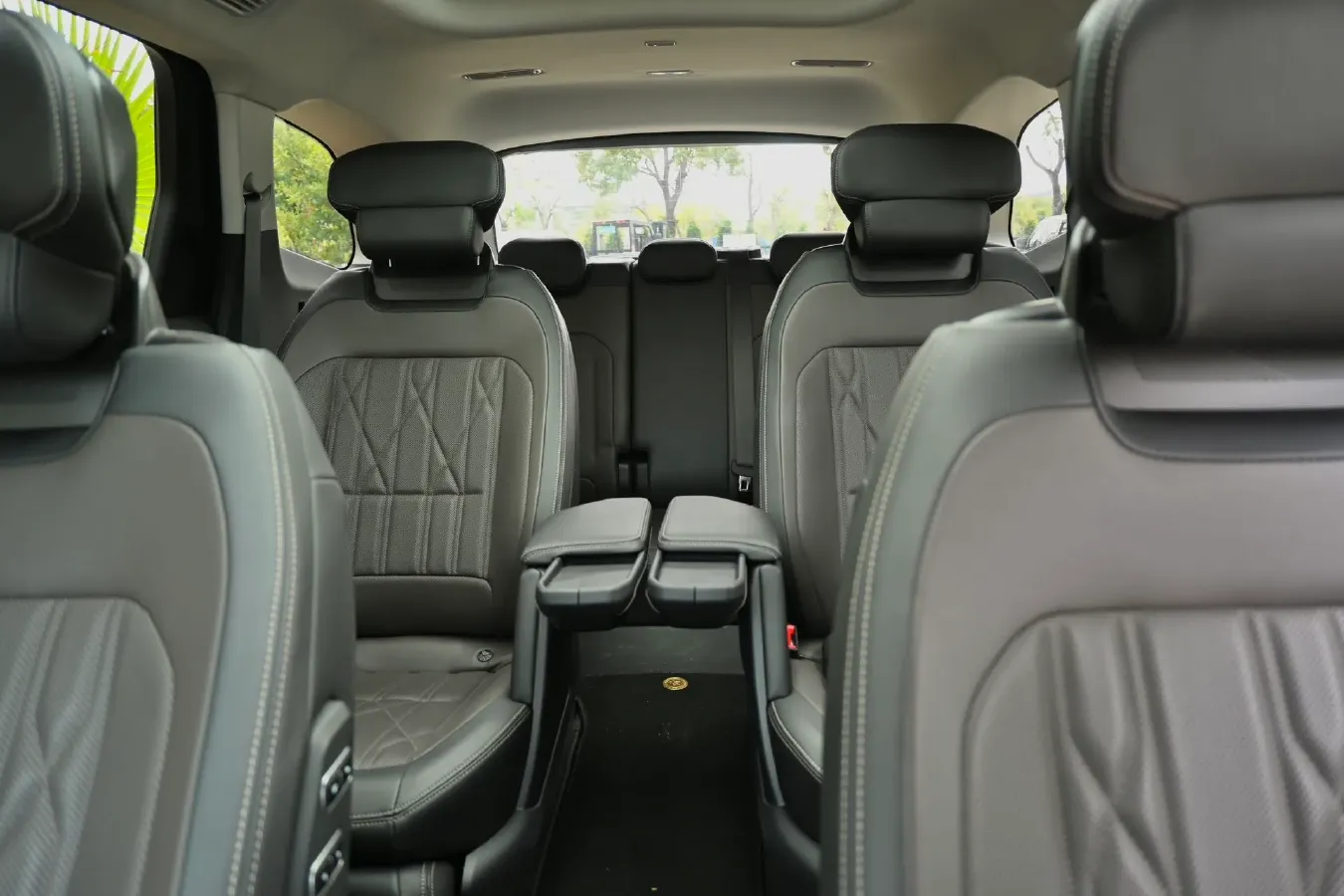 2025 Ford Edge 2.0T 252HP L4 8AT,autocango,china used car exporter,china ev exporter,chinese used car exporter,chinese used ev exporter