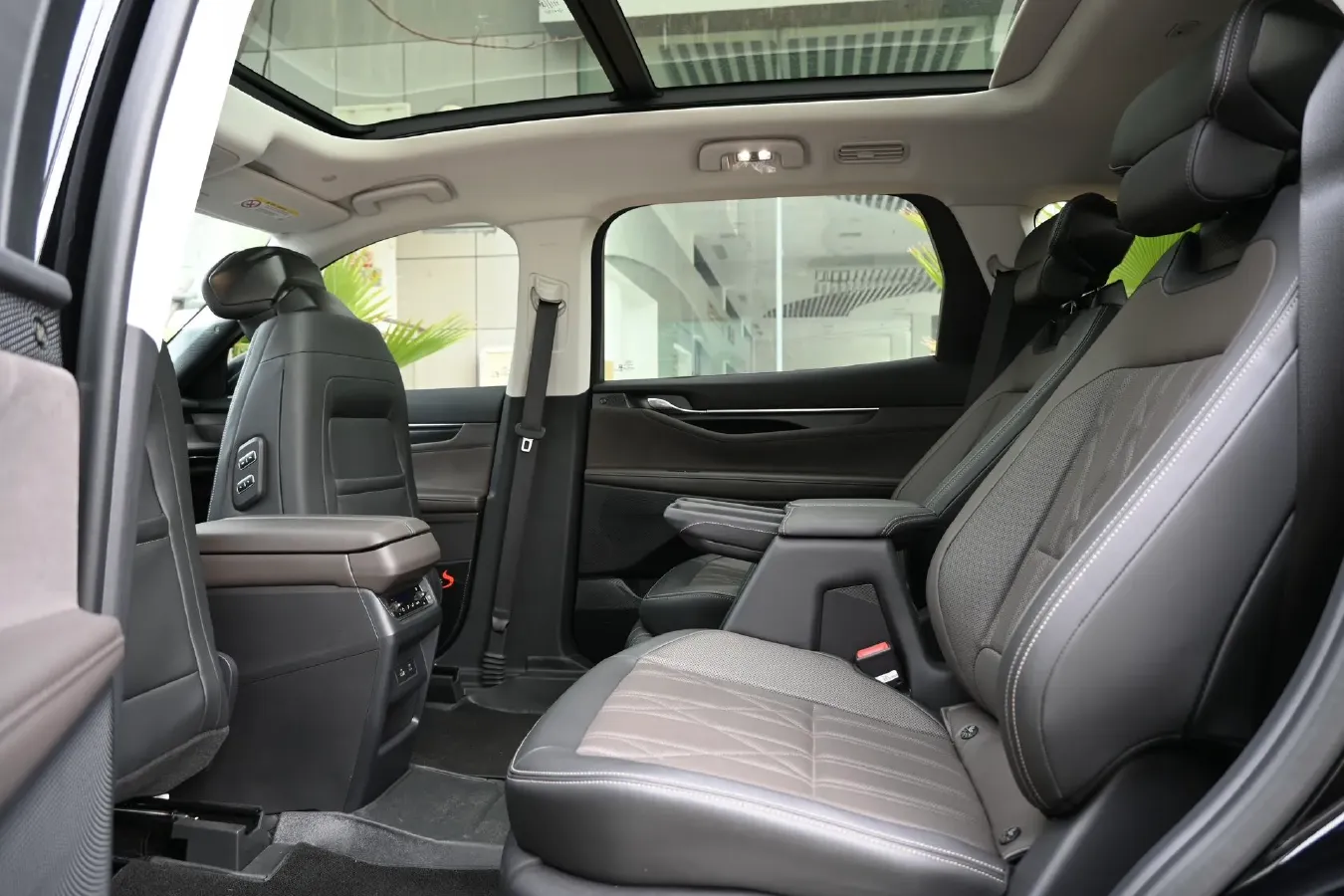 2025 Ford Edge 2.0T 252HP L4 8AT,autocango,china used car exporter,china ev exporter,chinese used car exporter,chinese used ev exporter