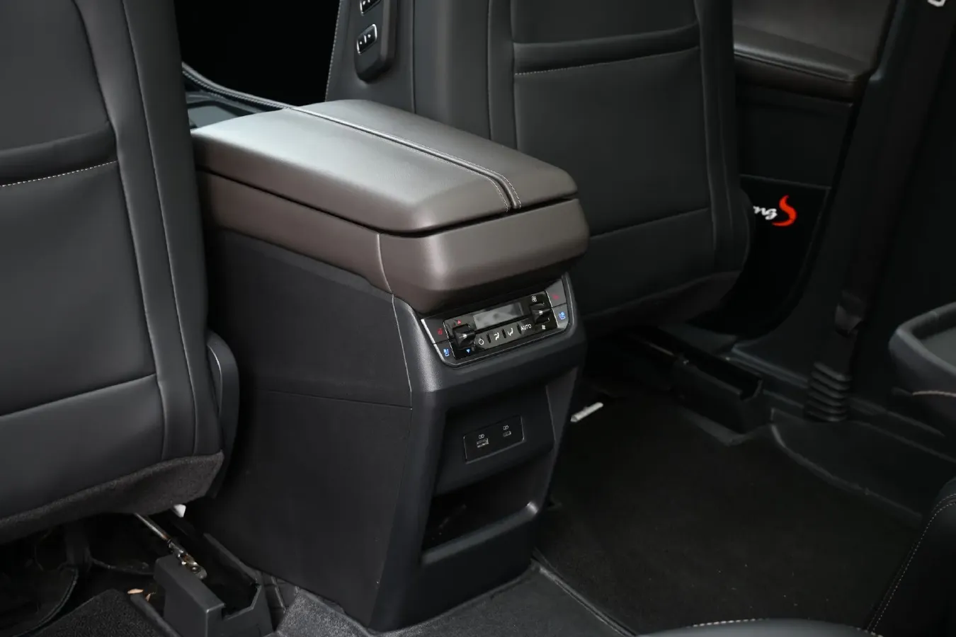 2025 Ford Edge 2.0T 252HP L4 8AT,autocango,china used car exporter,china ev exporter,chinese used car exporter,chinese used ev exporter