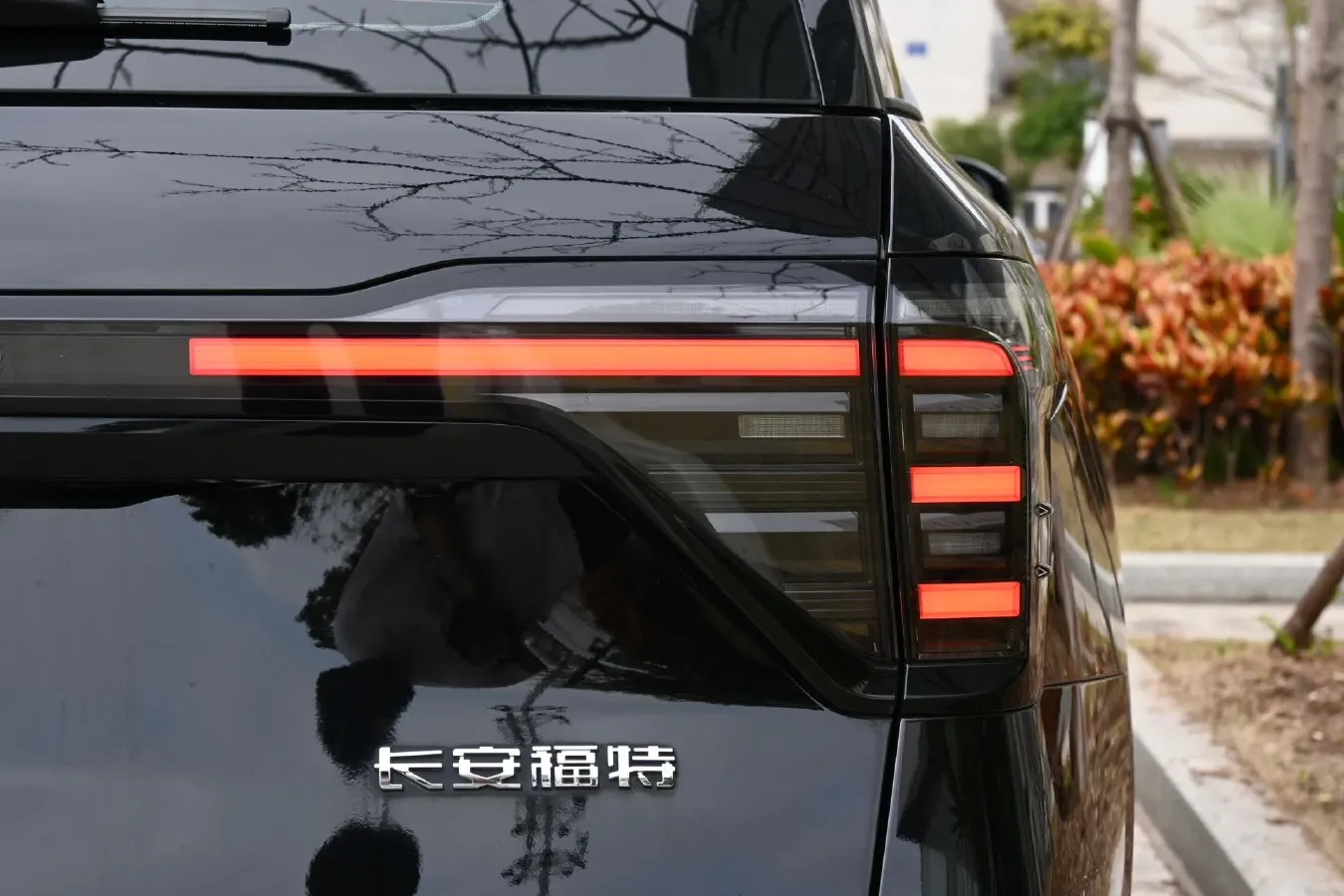 2025 Ford Edge 2.0T 252HP L4 8AT,autocango,china used car exporter,china ev exporter,chinese used car exporter,chinese used ev exporter