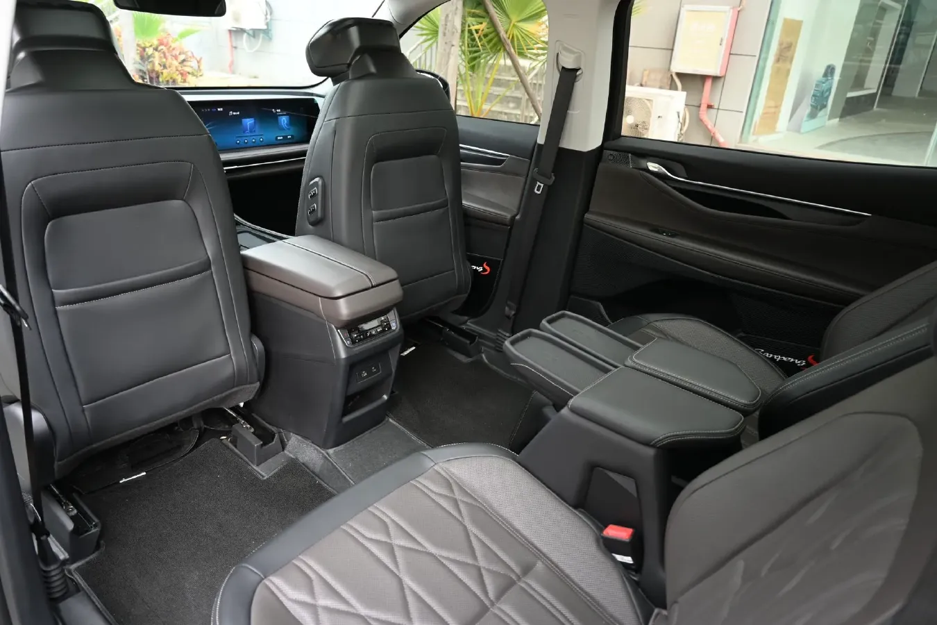 2025 Ford Edge 2.0T 252HP L4 8AT,autocango,china used car exporter,china ev exporter,chinese used car exporter,chinese used ev exporter