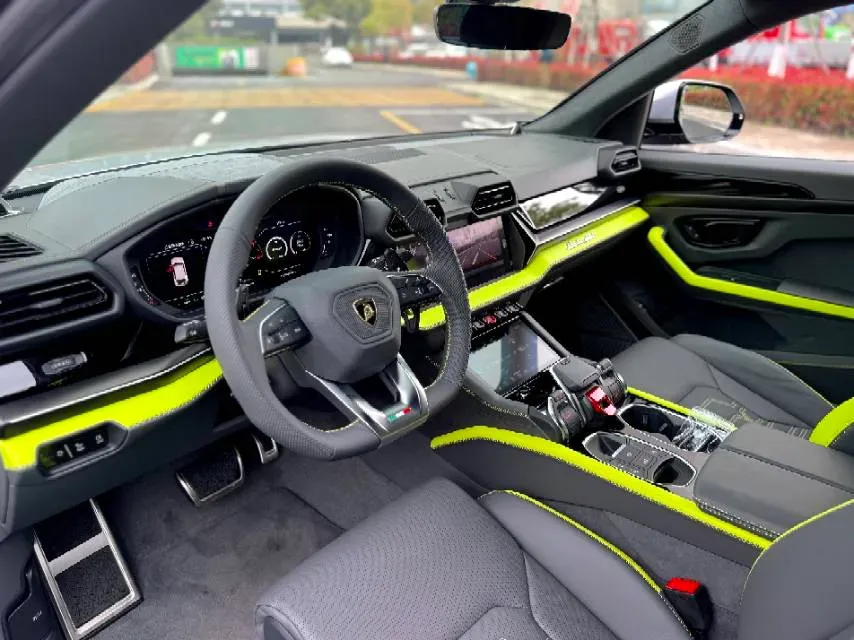 2025 Lamborghini Urus SE 4.0T 620HP V8 8AT PHEV,autocango,china used car exporter,china ev exporter,chinese used car exporter,chinese used ev exporter