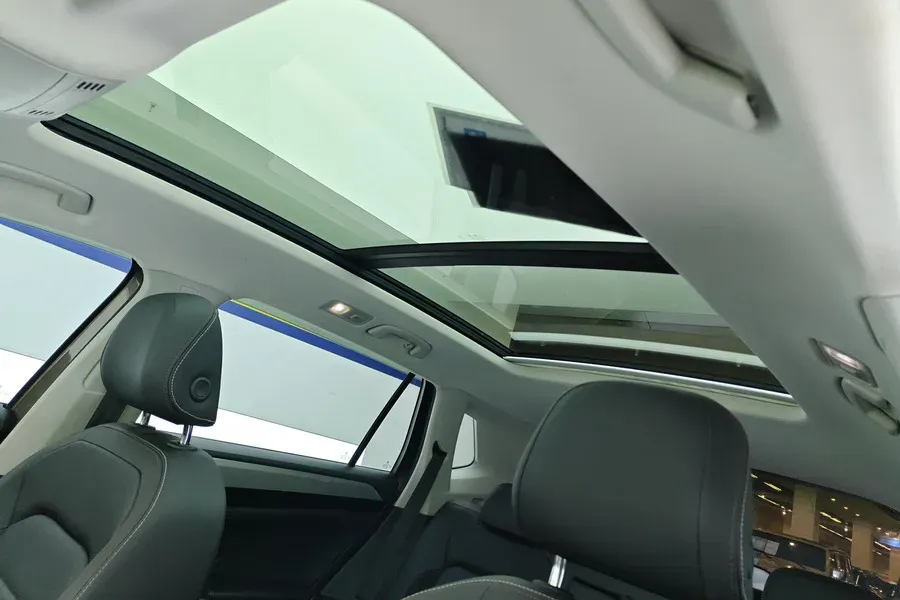 2019 MINI CLUBMAN 1.5T 102HP L3 6AT,autocango,china used car exporter,china ev exporter,chinese used car exporter,chinese used ev exporter