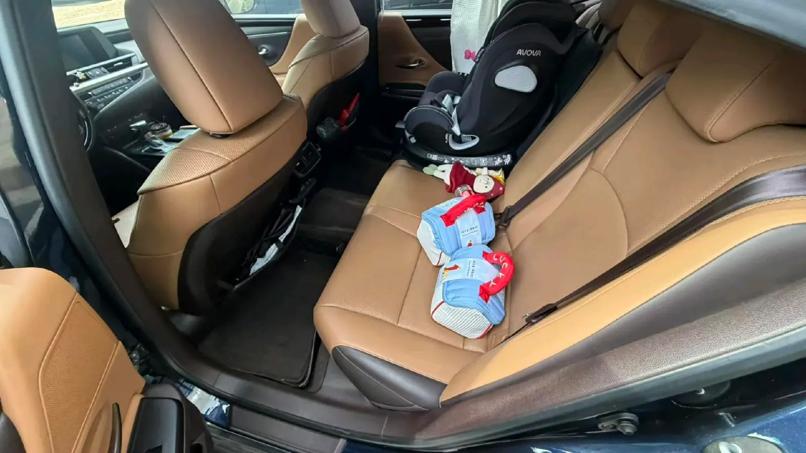 2018 Lexus ES 2.0L 173HP L4 CVT,autocango,china used car exporter,china ev exporter,chinese used car exporter,chinese used ev exporter