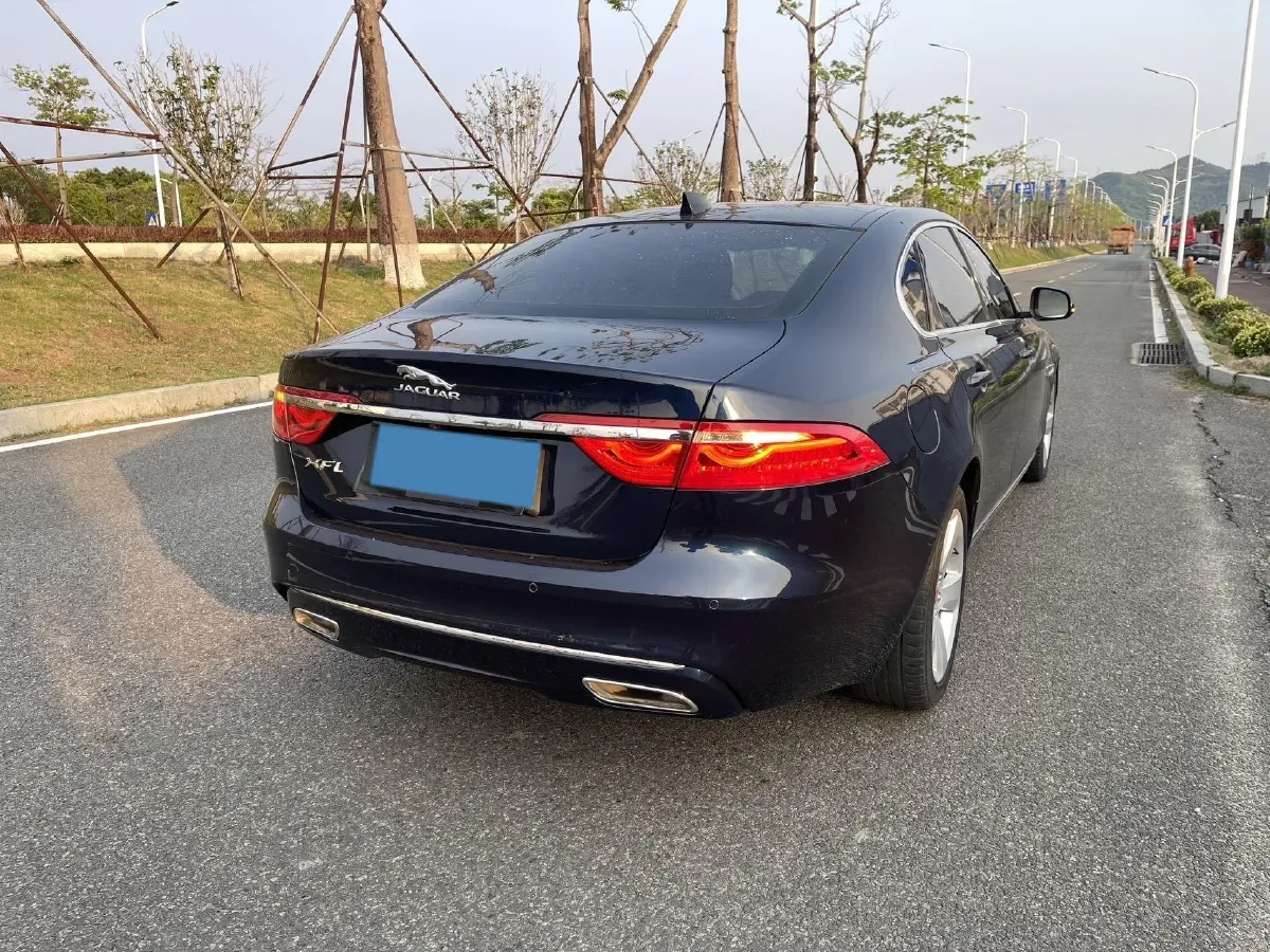 2020 Jaguar XFL 2.0T 200HP L4 8AT,autocango,china used car exporter,china ev exporter,chinese used car exporter,chinese used ev exporter