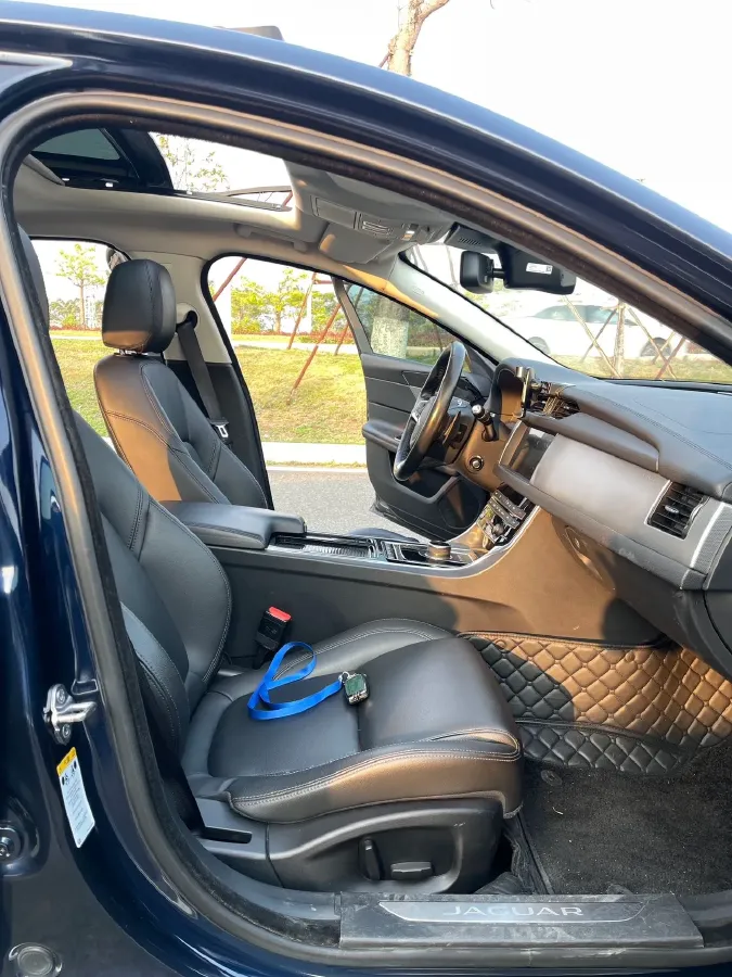 2020 Jaguar XFL 2.0T 200HP L4 8AT,autocango,china used car exporter,china ev exporter,chinese used car exporter,chinese used ev exporter