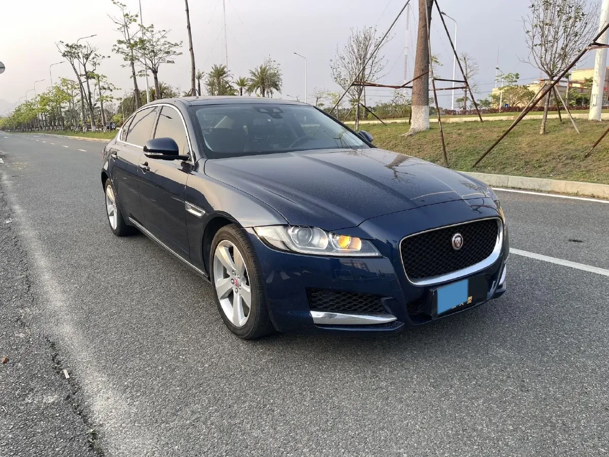 2020 Jaguar XFL 2.0T 200HP L4 8AT,autocango,china used car exporter,china ev exporter,chinese used car exporter,chinese used ev exporter