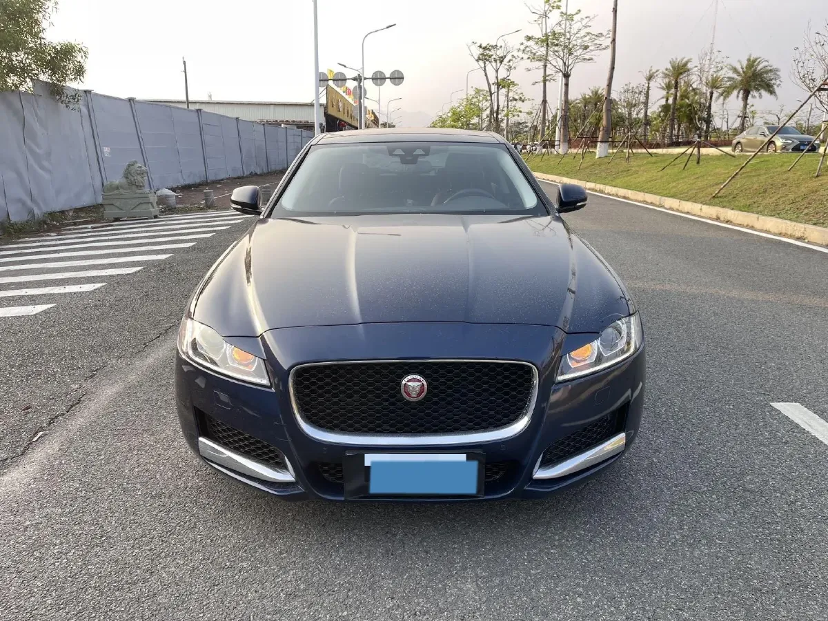 2020 Jaguar XFL 2.0T 200HP L4 8AT,autocango,china used car exporter,china ev exporter,chinese used car exporter,chinese used ev exporter