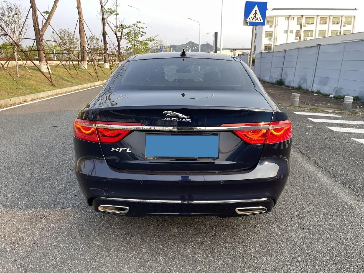 2020 Jaguar XFL 2.0T 200HP L4 8AT,autocango,china used car exporter,china ev exporter,chinese used car exporter,chinese used ev exporter