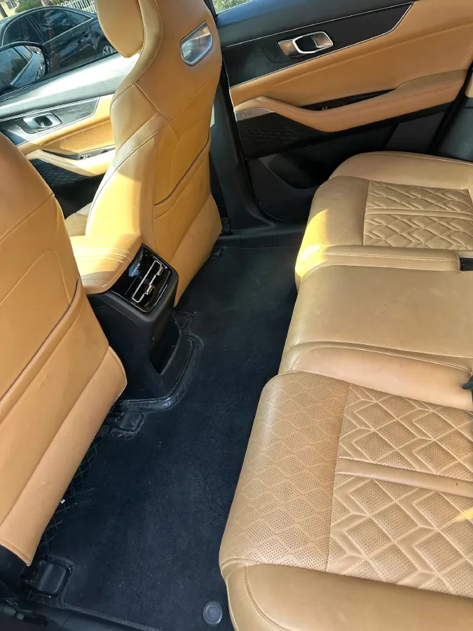 2021 ChangAn UNI-K 2.0T 233HP L4 8AT,autocango,china used car exporter,china ev exporter,chinese used car exporter,chinese used ev exporter