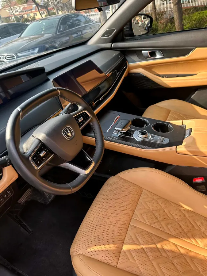 2021 ChangAn UNI-K 2.0T 233HP L4 8AT,autocango,china used car exporter,china ev exporter,chinese used car exporter,chinese used ev exporter