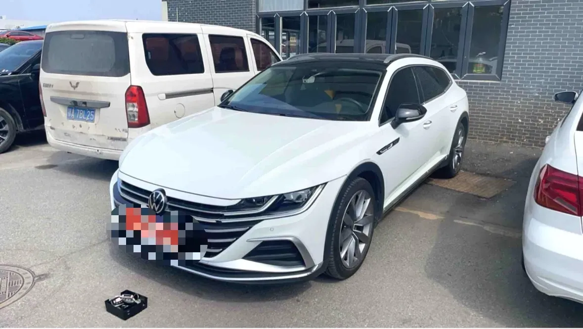 2023 Volkswagen CC 2.0T 220HP L4 7DCT,autocango,china used car exporter,china ev exporter,chinese used car exporter,chinese used ev exporter