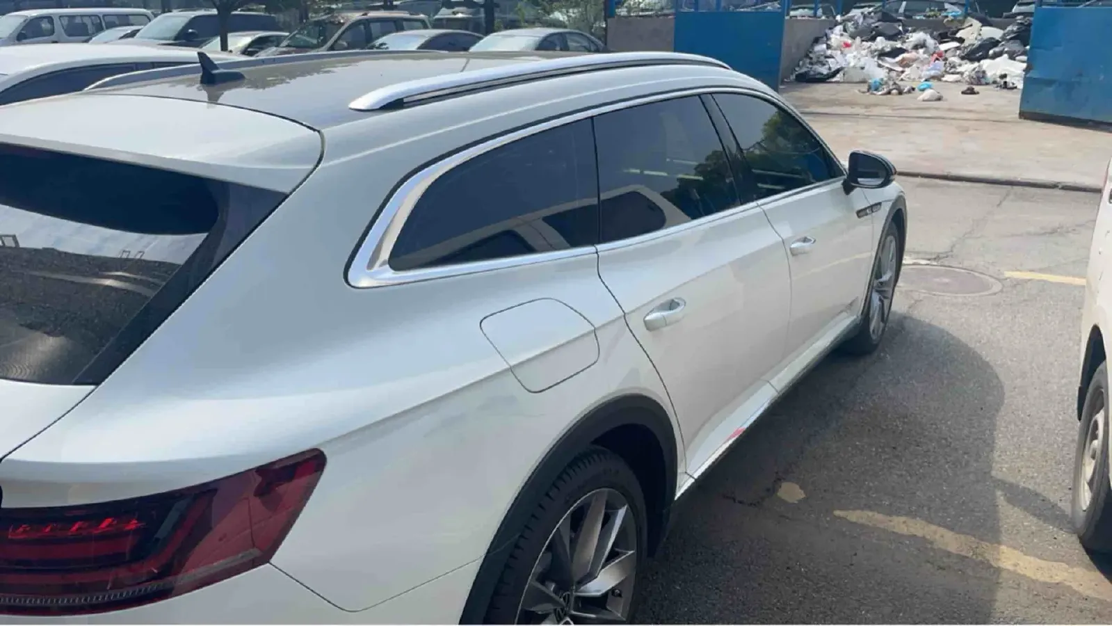 2023 Volkswagen CC 2.0T 220HP L4 7DCT,autocango,china used car exporter,china ev exporter,chinese used car exporter,chinese used ev exporter