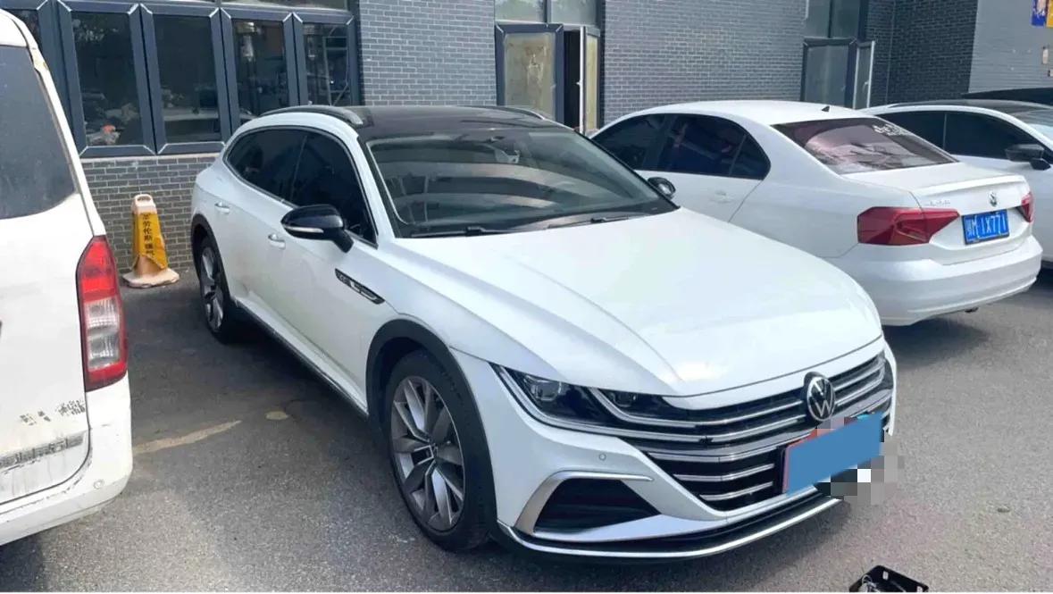 2023 Volkswagen CC 2.0T 220HP L4 7DCT,autocango,china used car exporter,china ev exporter,chinese used car exporter,chinese used ev exporter