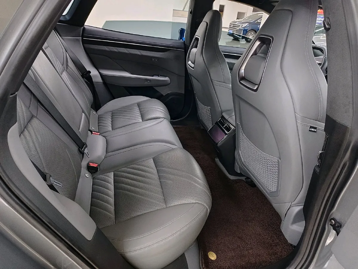 2024 Zeekr 001 BEV 100KWH,autocango,china used car exporter,china ev exporter,chinese used car exporter,chinese used ev exporter