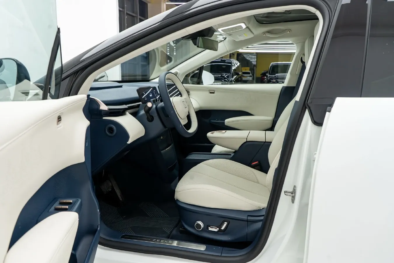 2025 Zeekr X BEV 66KWH,autocango,china used car exporter,china ev exporter,chinese used car exporter,chinese used ev exporter