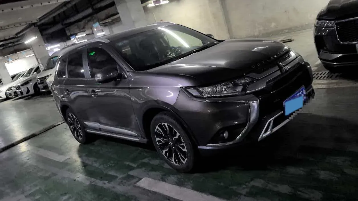 2019 Mitsubishi Outlander 2.0L 166HP L4 CVT,autocango,china used car exporter,china ev exporter,chinese used car exporter,chinese used ev exporter