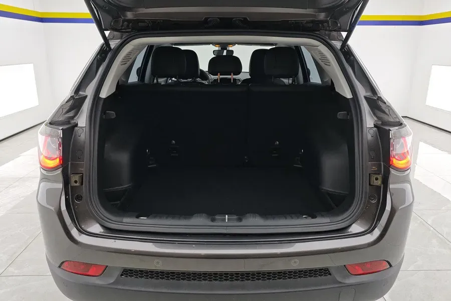 2019 Jeep Compass 1.3T 173HP L4 7DCT,autocango,china used car exporter,china ev exporter,chinese used car exporter,chinese used ev exporter