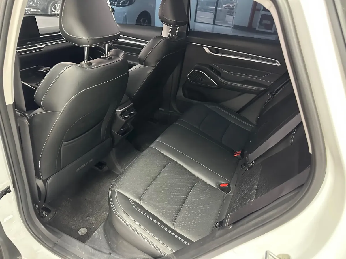 2025 Geely Emgrand 1.5L 127HP L4 CVT,autocango,china used car exporter,china ev exporter,chinese used car exporter,chinese used ev exporter