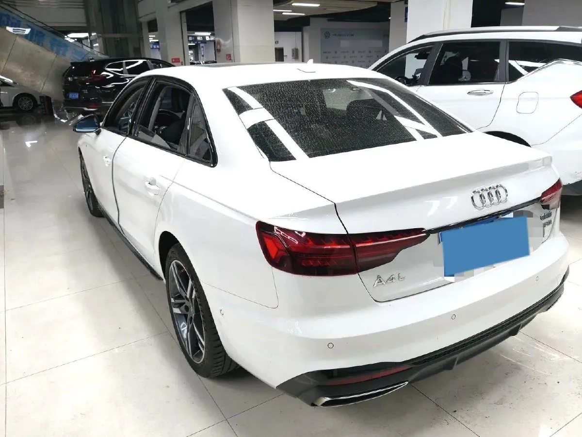 2022 Audi A4L 2.0T 190HP L4 7DCT,autocango,china used car exporter,china ev exporter,chinese used car exporter,chinese used ev exporter