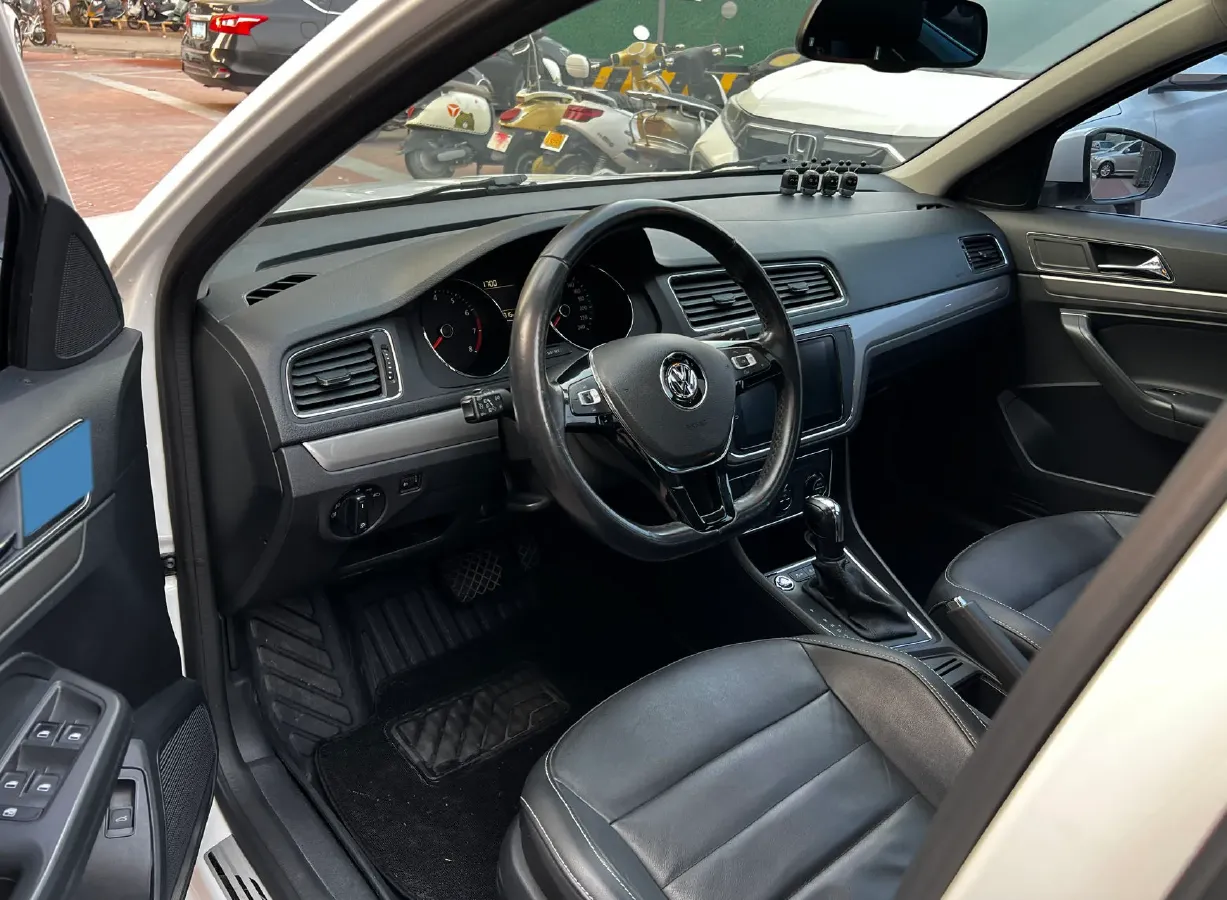 2017 Volkswagen Lavida 1.4T 131HP L4 7DCT,autocango,china used car exporter,china ev exporter,chinese used car exporter,chinese used ev exporter