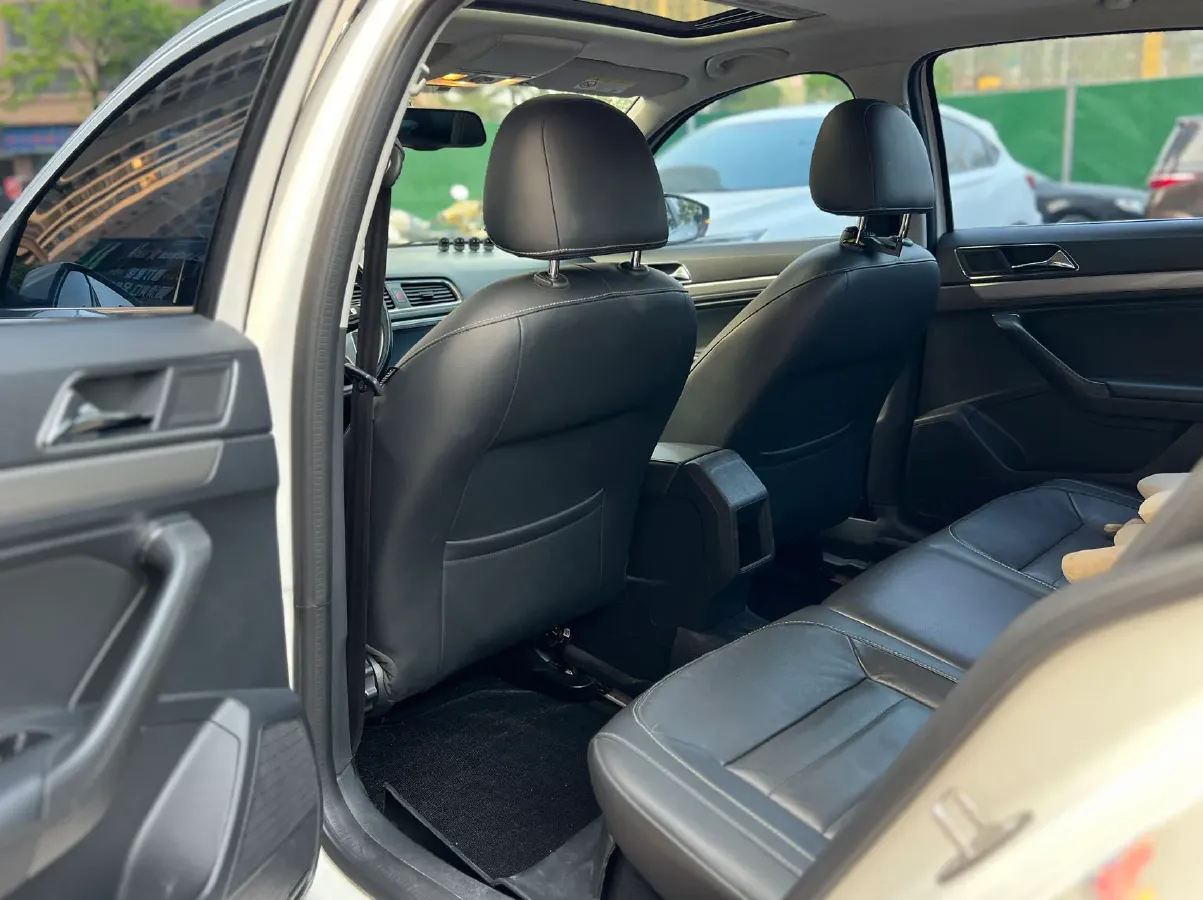 2017 Volkswagen Lavida 1.4T 131HP L4 7DCT,autocango,china used car exporter,china ev exporter,chinese used car exporter,chinese used ev exporter