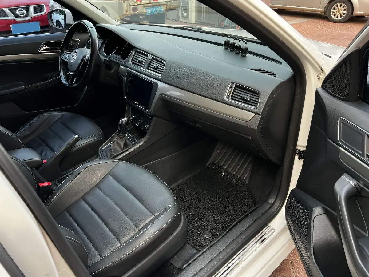 2017 Volkswagen Lavida 1.4T 131HP L4 7DCT,autocango,china used car exporter,china ev exporter,chinese used car exporter,chinese used ev exporter